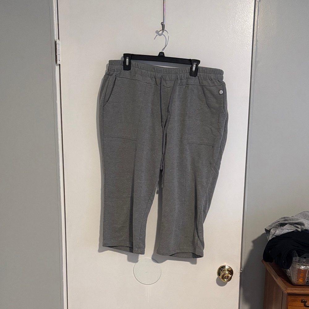 Livi Active Gray Capris